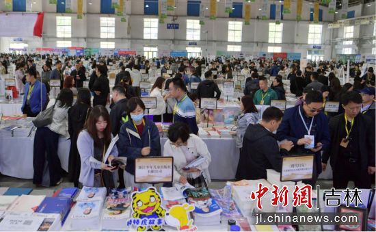 �ڶ��Ö|���D��(sh��)���ײ��[��(hu��)��5��15�����L(zh��ng)���_(k��i)Ļ ����/�z