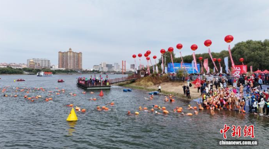 ���(d��ng)�F(xi��n)��(ch��ng)����Ӿʿ��������ˮ����ʯ���� �z