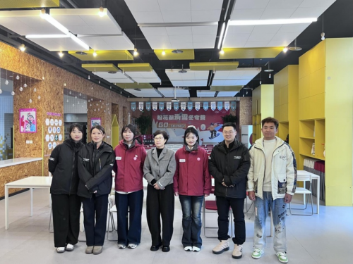 ����P(����)��ꐿ���(��һ)�c���L(zh��ng)��(�Ҷ�)����У�ڍ���(sh��)��(x��)����Ӱ����